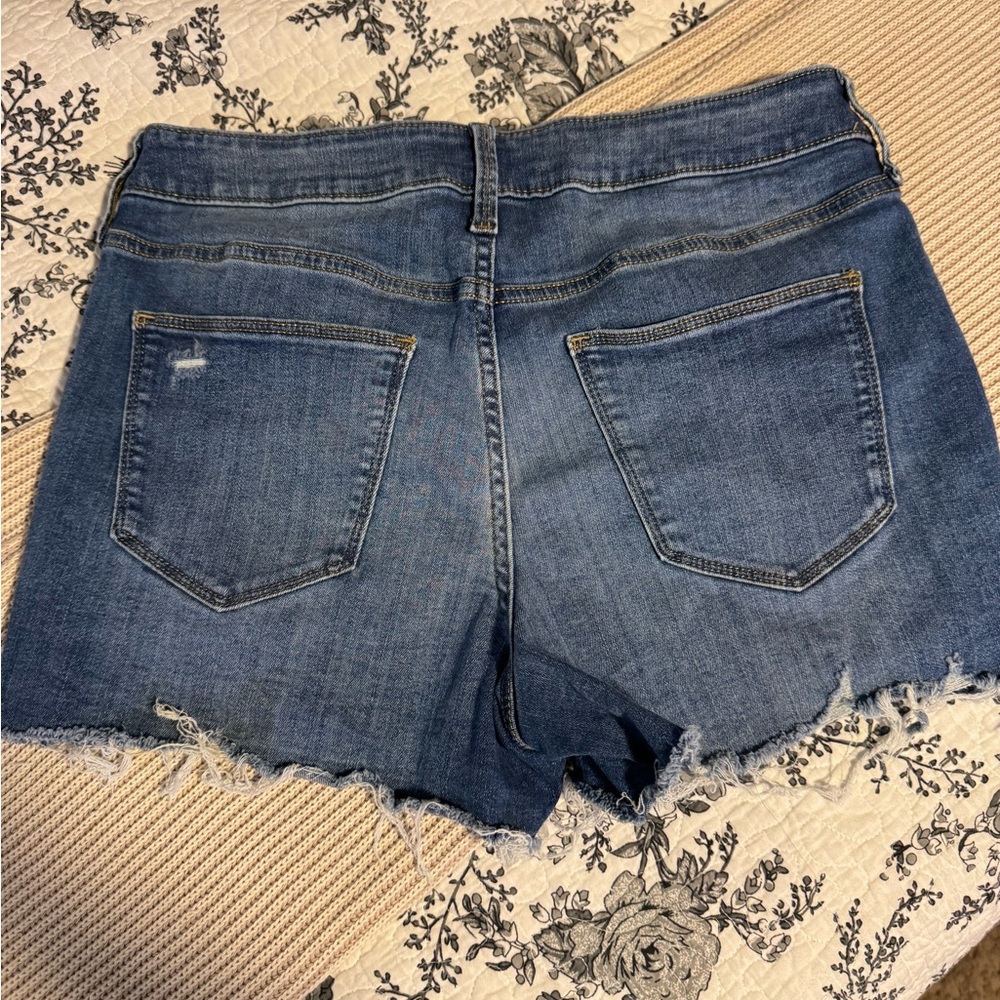 Universal Threads Jean shorts size 10/30